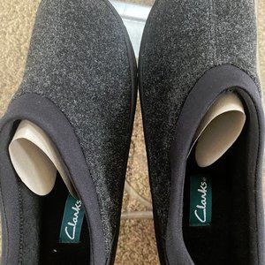 Clarks men's Tweed Slippers